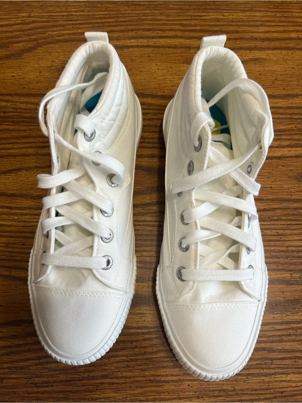 Brand New Blowfish Malibu Sneakers Size 9